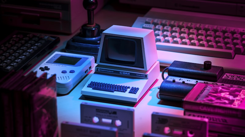 星际战略游戏宣传图 - 太空战舰在星云中激烈交火